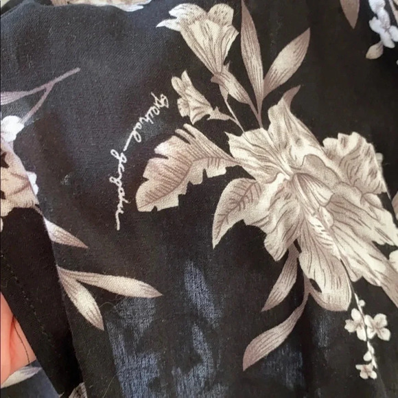 Spiritual Gangster Black/white Floral Kimono/robe - Picture 10 of 12